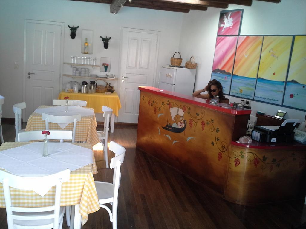 Hotel Ampelos